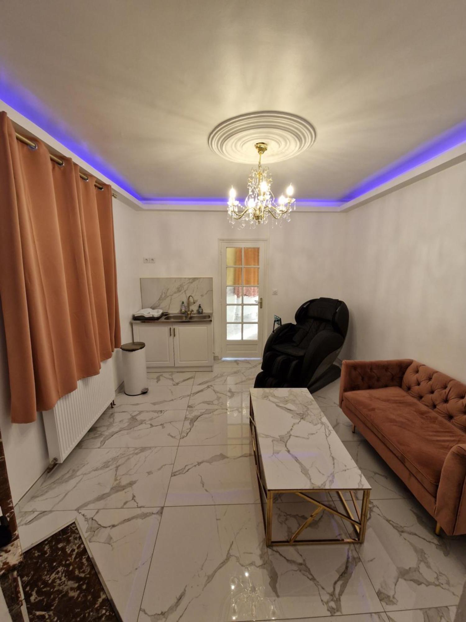 Maison Chic Avec Jacuzzi Nogent Sur Oise Yaospa60 Экстерьер фото